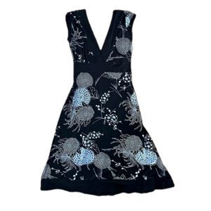 BOMBSHELL [NOT Sportswear] sleeveless black and white floral v-neck dress